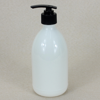 Hand Washing Plastic Cosmetic Bottles , 500ml Plastic Shampoo Bottles With Pump